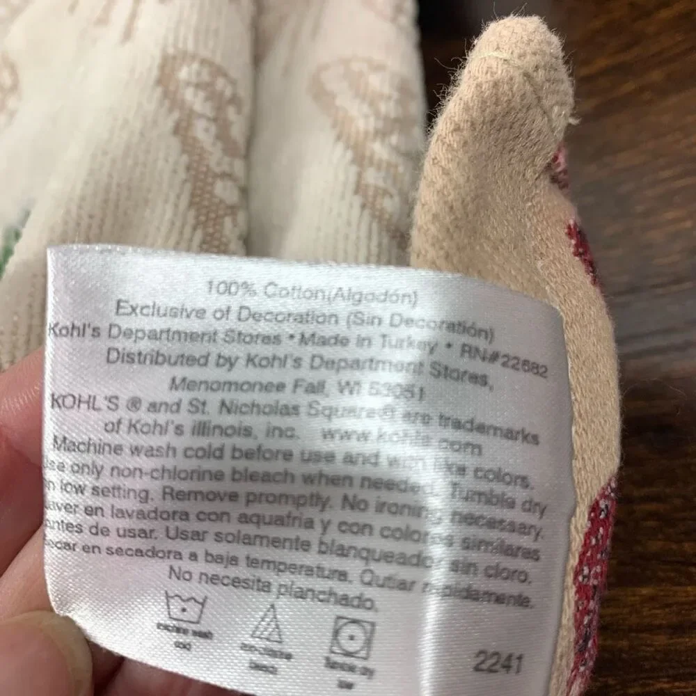 Saint Nicholas Square 6 piece winter towel set NWOT